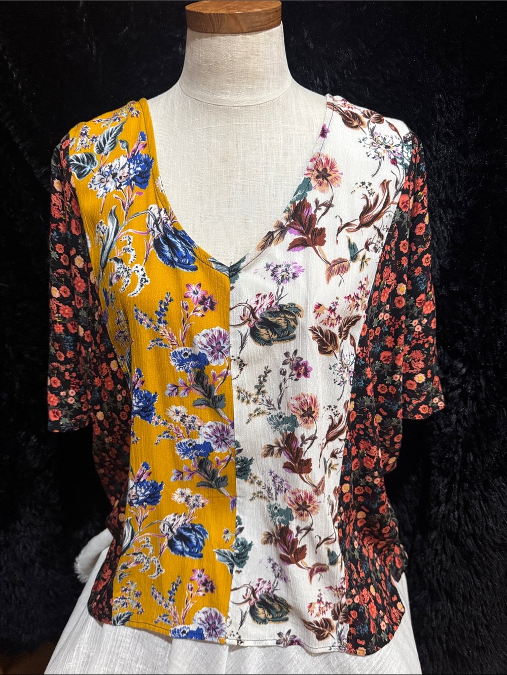 UMGEE Floral Patchwork V-Neck Women’s Top - Multi-Color